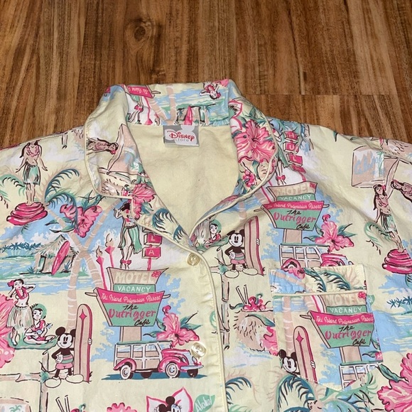 Disney women’s medium 8 10 Shirt button up Hawaiian Print yellow Mickey Minnie - Picture 2 of 8